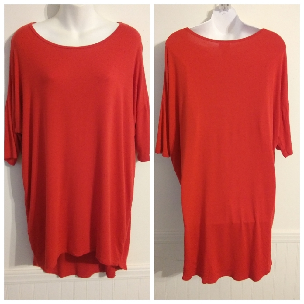 LulaRoe Irma Hi Low Short Sleeve Tunic